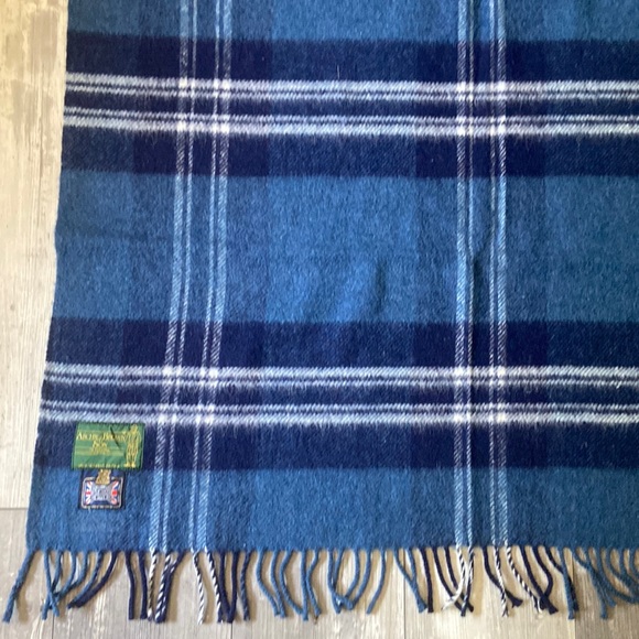 Vintage Wool Throw Archie Brown & Son of Bermuda - Picture 5 of 7